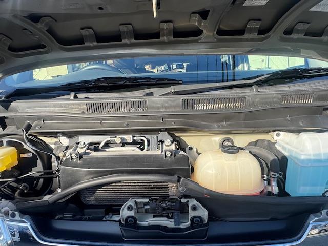 ハイエースバン ロングスーパーＧＬ　寒冷地仕様　ディーゼルターボ　ＬＥＤヘッドライトＬＥＤフォグ　ローダウン　ナビ地デジＴＶバックカメラＥＴＣ　新品シートカバー　スマートキー　リアエアコンリアヒーター両側スライドドア　小窓ガラス（14枚目）