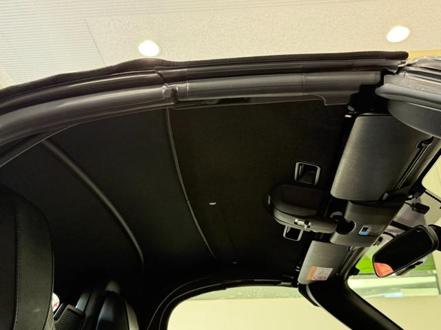 アバルト１２４ スパイダー ベースグレード　ワンオーナー　レコモン　６ＡＴ　カーボン調ラッピング（5枚目）