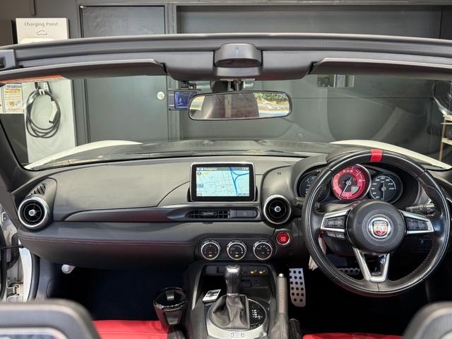 アバルト１２４ スパイダー ベースグレード　ワンオーナー　レコモン　６ＡＴ　カーボン調ラッピング（10枚目）