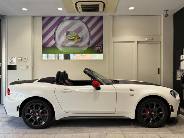 アバルト１２４ スパイダー ベースグレード　ワンオーナー　レコモン　６ＡＴ　カーボン調ラッピング（12枚目）