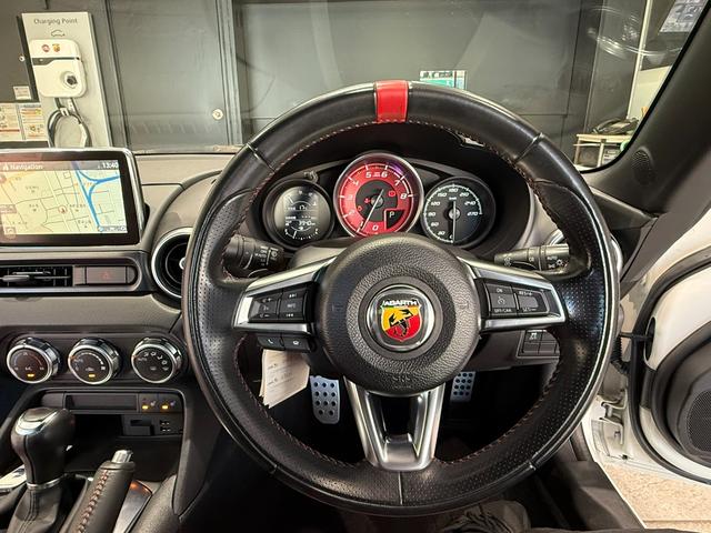 アバルト１２４ スパイダー ベースグレード　ワンオーナー　レコモン　６ＡＴ　カーボン調ラッピング（18枚目）