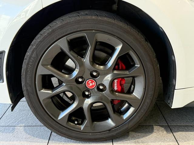 アバルト１２４ スパイダー ベースグレード　ワンオーナー　レコモン　６ＡＴ　カーボン調ラッピング（22枚目）