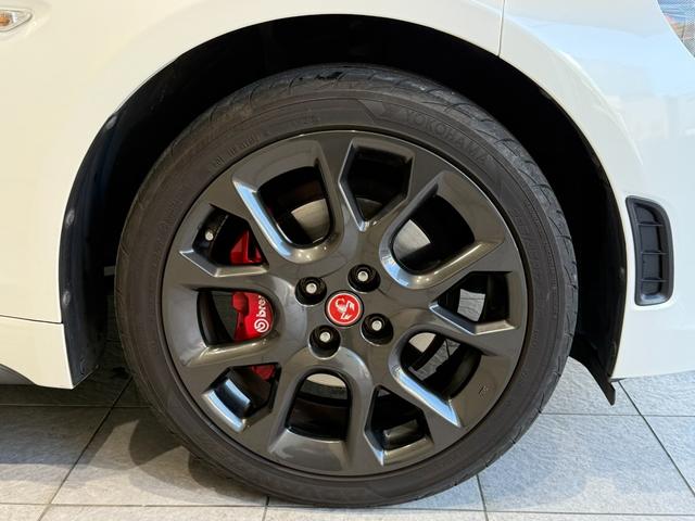 アバルト１２４ スパイダー ベースグレード　ワンオーナー　レコモン　６ＡＴ　カーボン調ラッピング（31枚目）