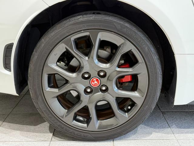 アバルト１２４ スパイダー ベースグレード　ワンオーナー　レコモン　６ＡＴ　カーボン調ラッピング（34枚目）