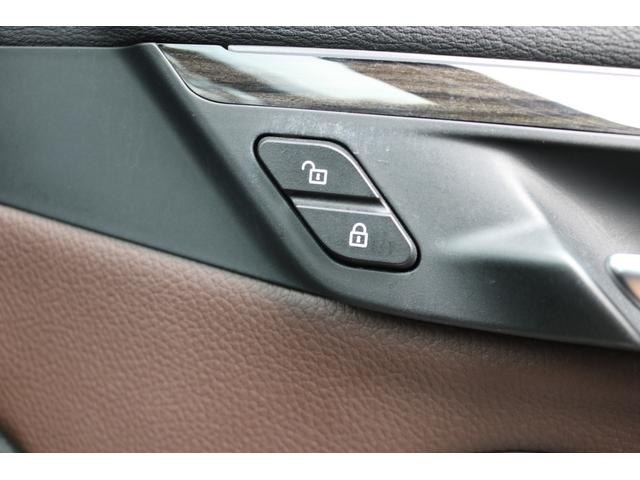 Ｘ１ ｘＤｒｉｖｅ　１８ｄ　ｘライン　純正ナビ　茶革シート　ルーフレール　パワーバックドア　ＬＥＤヘッド　ヘッドアップディスプレイ　アイドリングストップ　クルコン　インテリジェントセーフティ　シートヒータ　Ｆ．Ｒセンサー（28枚目）