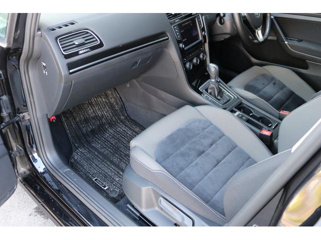 ゴルフ ＴＳＩハイライン　禁煙車　純正ナビ　バックモニター　ＥＴＣ　フルセグＴＶ　ドライブレコーダー　レーダー　純正１７インチＡＷ　スマートキー２個（17枚目）