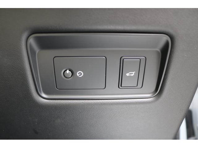レンジローバースポーツ ＨＳＥシルバー　３００ＰＳ　ワンオーナー　純正ナビ　フルセグＴＶ　白革シート　ガラスルーフ　アラウンドビューモニター　パワーシート　パドルシフト　シートヒーター　エアシート　レーンキープ　ＢＳＭ　クールボックス　パワーバックドア（28枚目）