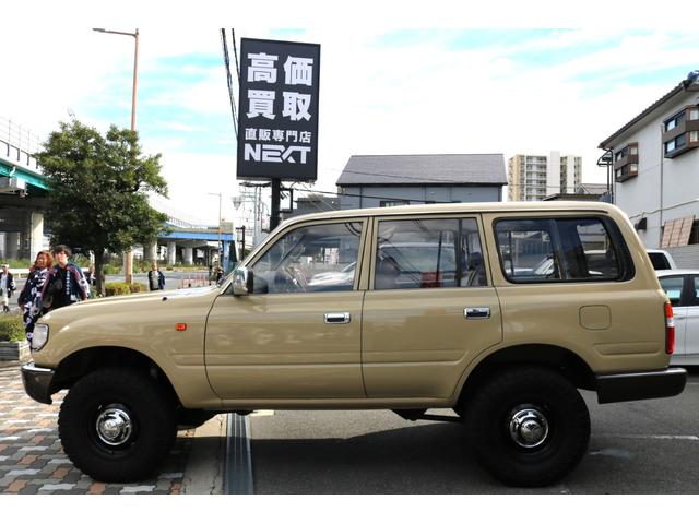 ランドクルーザー８０ ＶＸリミテッド　外品ナビ　フルセグＴＶ　リフトアップ　シートカバー　クルコン　外ステアリング　シートヒーター　ベットキット　外ＡＷ１６インチ（10枚目）