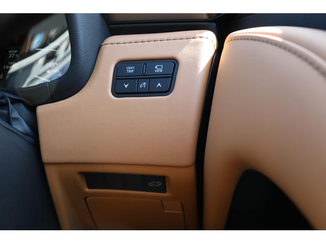ＬＸ ＬＸ６００　ワンオーナー　Ｒエンターテイメント　マークレビンソン　デジタルインナーミラー　クールボックス　ＨＵＤ　ＢＳＭ　セーフティシステムプラス　茶革　シートヒーター　エアシート（30枚目）