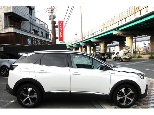 ３００８ ＧＴライン　デビューエディション　ワンオーナー　パノラマサンルーフ　純正ナビ　フルセグＴＶ　Ｂカメラ　クルコン　ＢＳＭ　パワーバックドア（6枚目）