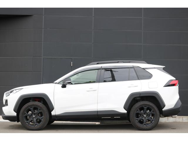 RAV4 アドベンチャー オフロードパッケージII ワンオーナー 禁煙車 純正DA パノラマビュー フルセグTV ETC プリクラ 黒革エアシート シートヒーター メモリ付きパワーシート BSM クルコン クリアランスソナー ルーフレール(11枚目)