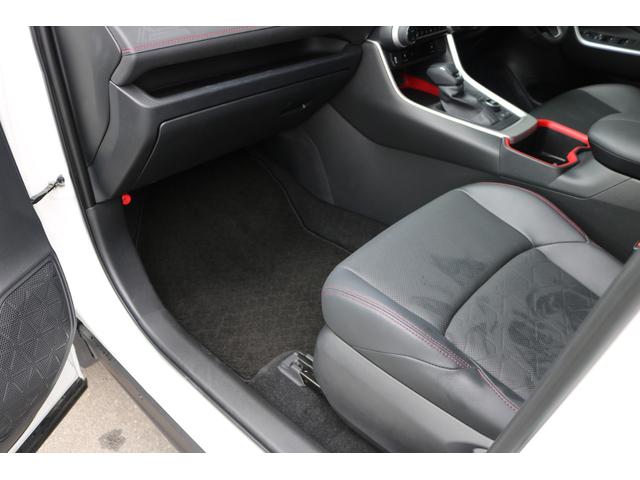 RAV4 アドベンチャー オフロードパッケージII ワンオーナー 禁煙車 純正DA パノラマビュー フルセグTV ETC プリクラ 黒革エアシート シートヒーター メモリ付きパワーシート BSM クルコン クリアランスソナー ルーフレール(17枚目)