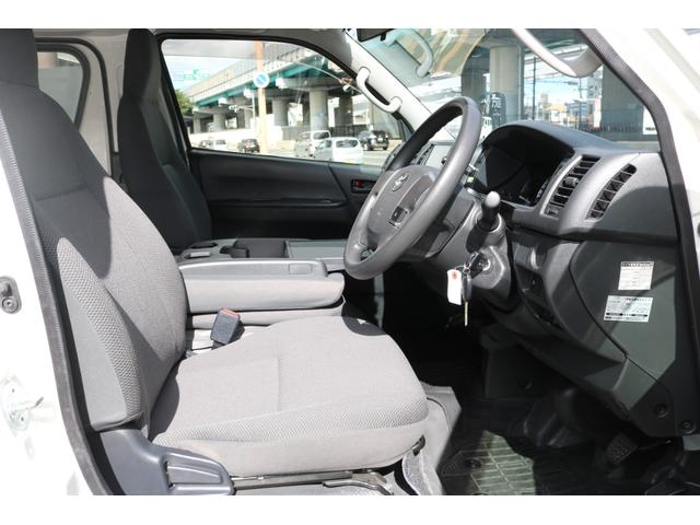 ハイエースバン ロングジャストローDX 純正ナビ フルセグTV セーフティセンス レーンキープ 外品テール キーレス(12枚目)