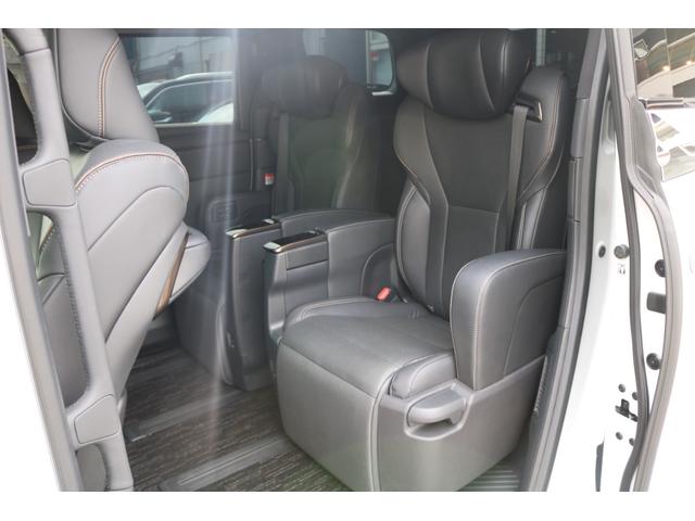 アルファード Ｚ　ワンオーナー　純正ナビ　フルセグ　黒革シート　フリップダウンモニター　両側パワスラ　パワーバックドア　ユニバーサルステップ　サンルーフ　デジミラ　カラーＨＵＤ　トヨタチームメイト　パノラミックビュー（14枚目）