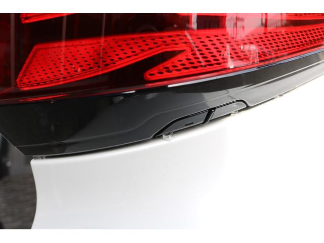 アルファード Ｚ　ワンオーナー　純正ナビ　フルセグ　黒革シート　フリップダウンモニター　両側パワスラ　パワーバックドア　ユニバーサルステップ　サンルーフ　デジミラ　カラーＨＵＤ　トヨタチームメイト　パノラミックビュー（18枚目）