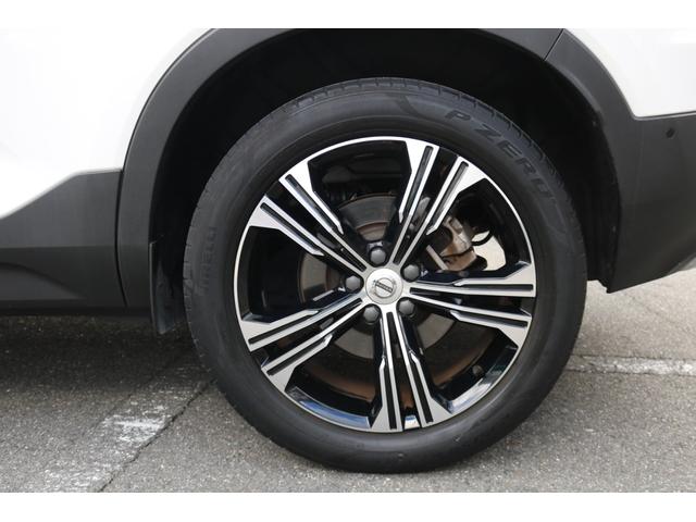 XC40 T4 AWD インスクリプション ワンオーナー 純正ナビ フルセグTV 革シート ルーフレール アラウンドビューモニター 置くだけ充電 ハーマンカードンスピーカー シートヒーター エアシート メモリ付きパワーシート(31枚目)