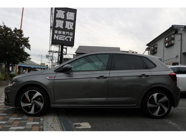 ポロGTI ベースグレード ワンオーナー 禁煙車 純正ナビ フルセグTV バックカメラ プリクラッシュセーフティー レーンキープ BSM パドルシフト バーチャルコックピット クリアランスソナー スマートキー2個(11枚目)