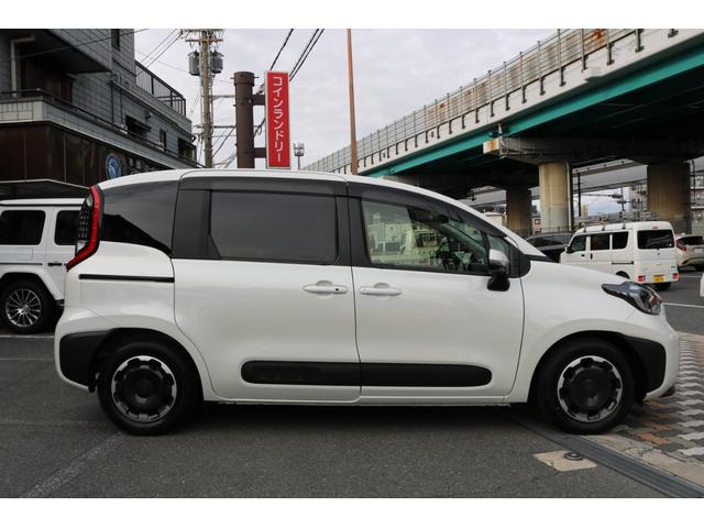 シエンタ ハイブリッドZ ワンオーナー 禁煙車 純正10.5型ナビ フルセグTV クルコン パノラミックビューモニター 両側パワースライドドア バックカメラ LEDヘッドライト セーフティセンス BSM レーンキープ(7枚目)