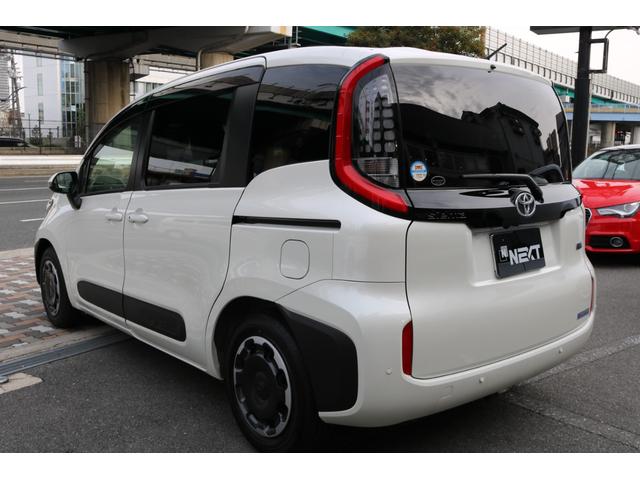 シエンタ ハイブリッドZ ワンオーナー 禁煙車 純正10.5型ナビ フルセグTV クルコン パノラミックビューモニター 両側パワースライドドア バックカメラ LEDヘッドライト セーフティセンス BSM レーンキープ(8枚目)