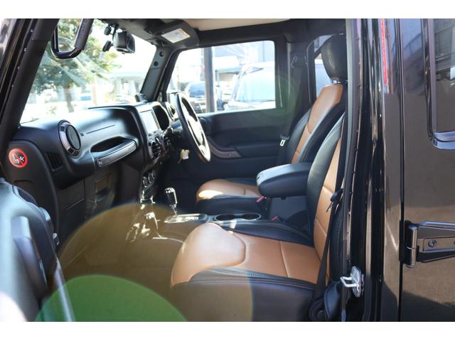 ジープ・ラングラーアンリミテッド スポーツ　ワンオーナー　禁煙車　社外ナビ　フルセグＴＶ　バックカメラ　クルーズコントロール　レザー調シートカバー（13枚目）