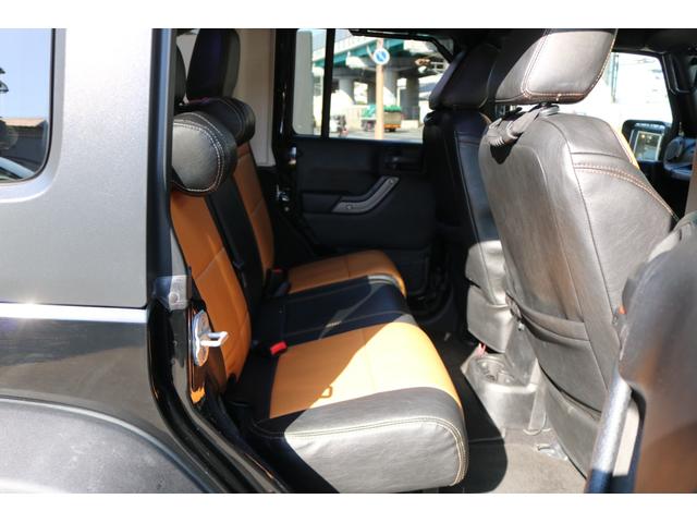 ジープ・ラングラーアンリミテッド スポーツ　ワンオーナー　禁煙車　社外ナビ　フルセグＴＶ　バックカメラ　クルーズコントロール　レザー調シートカバー（14枚目）