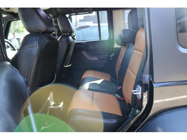 ジープ・ラングラーアンリミテッド スポーツ　ワンオーナー　禁煙車　社外ナビ　フルセグＴＶ　バックカメラ　クルーズコントロール　レザー調シートカバー（15枚目）