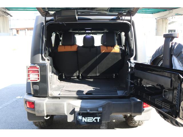 ジープ・ラングラーアンリミテッド スポーツ　ワンオーナー　禁煙車　社外ナビ　フルセグＴＶ　バックカメラ　クルーズコントロール　レザー調シートカバー（29枚目）