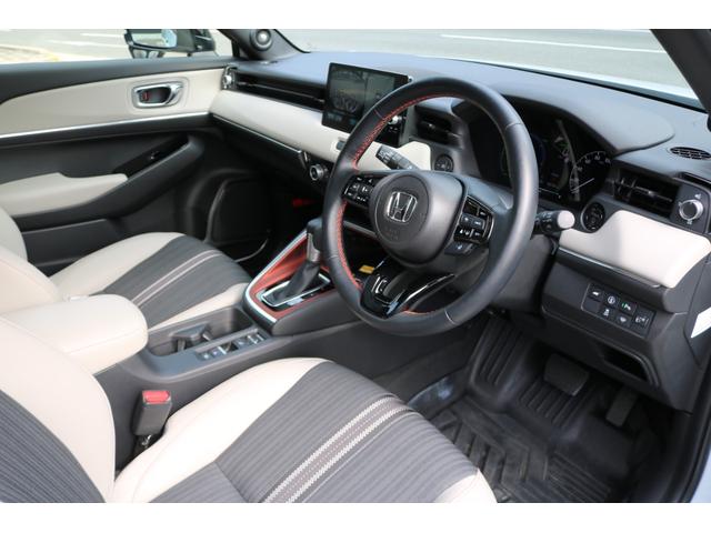 ヴェゼル e:HEV PLaY 禁煙車 ホンダセンシング 純正ナビ パノラミックビューモニター パノラマルーフ ハーフレザーシート ツートンルーフ パワーバックドア BSM クリアランスソナー ハーフレザーシート シートヒーター(13枚目)