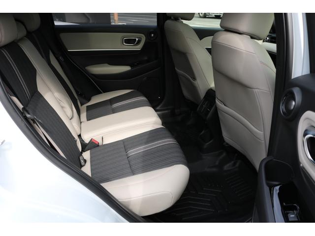 ヴェゼル e:HEV PLaY 禁煙車 ホンダセンシング 純正ナビ パノラミックビューモニター パノラマルーフ ハーフレザーシート ツートンルーフ パワーバックドア BSM クリアランスソナー ハーフレザーシート シートヒーター(16枚目)