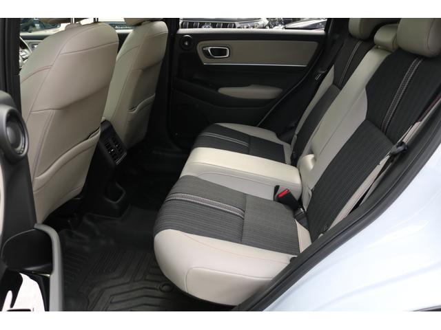 ヴェゼル e:HEV PLaY 禁煙車 ホンダセンシング 純正ナビ パノラミックビューモニター パノラマルーフ ハーフレザーシート ツートンルーフ パワーバックドア BSM クリアランスソナー ハーフレザーシート シートヒーター(17枚目)