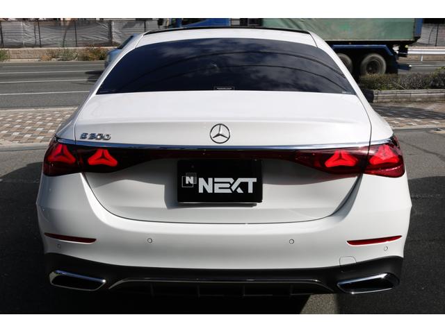 Eクラス E200 アバンギャルド AMGラインパッケージ ワンオーナー 禁煙車 アドバンスドPKG デジタルインテリアPKG レザーエクスクルーシブPKG ダイヤモンドステッチナッパ黒革シート ブルメスターサウンド 360°カメラ ヘッドアップディスプレイ(6枚目)