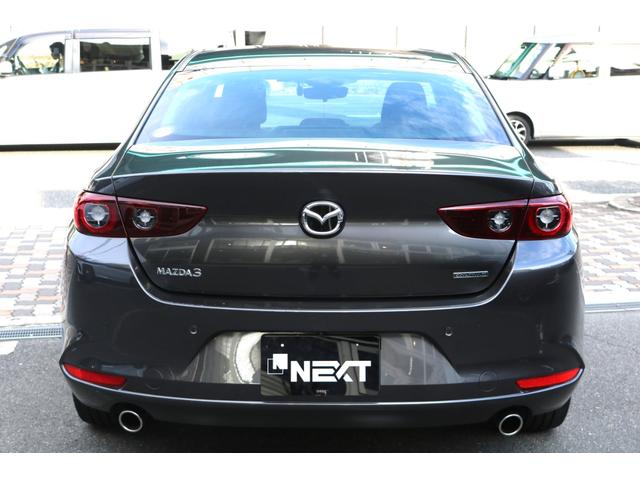ＭＡＺＤＡ３セダン １５Ｓ　ツーリング　ワンオーナー　禁煙車　純正ナビ　フルセグＴＶ　ヘッドアップディスプレイ　ＬＥＤヘッド　クルコン　Ｂカメラ　ＢＳＭ　アイストップ　パーキングサポート　スマートブレーキサポート　　パワーバックドア（8枚目）