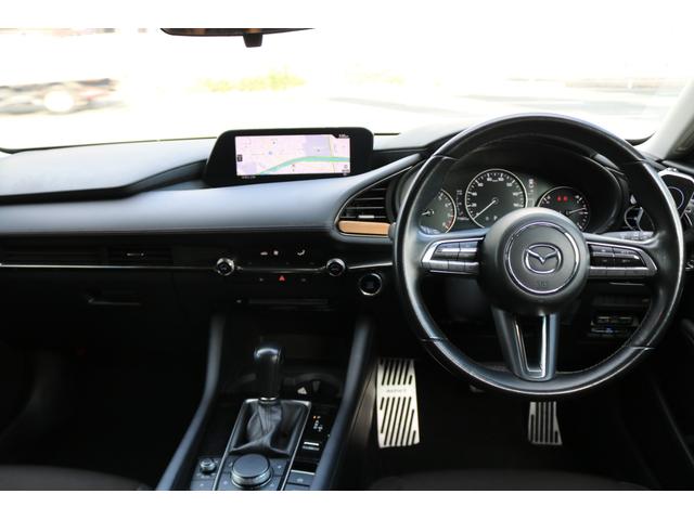 ＭＡＺＤＡ３セダン １５Ｓ　ツーリング　ワンオーナー　禁煙車　純正ナビ　フルセグＴＶ　ヘッドアップディスプレイ　ＬＥＤヘッド　クルコン　Ｂカメラ　ＢＳＭ　アイストップ　パーキングサポート　スマートブレーキサポート　　パワーバックドア（11枚目）