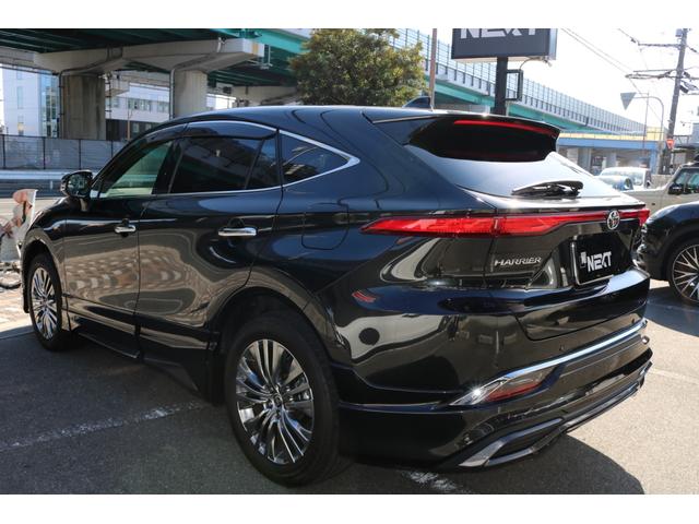 ハリアー Ｚ　レザーパッケージ　ワンオーナー　純正ナビ　フルセグ　ＪＢＬサウンド　セーフティセンス　モデリスタフルエアロ　パノラミックビューモニター　パノラマルーフ　デジタルインナーミラー　黒革シート　ステアリングヒーター　ＢＳＭ（7枚目）