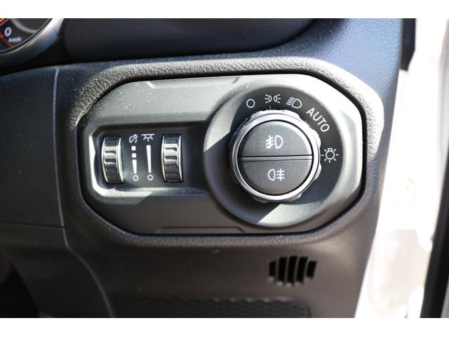 ジープ・ラングラーアンリミテッド サハラ ワンオーナー 禁煙車 純正ナビ バックカメラ フロントカメラ サイドカメラ 黒革シート シートヒーター ステアリングヒーター アダブティブクルーズコントロール BSM(27枚目)