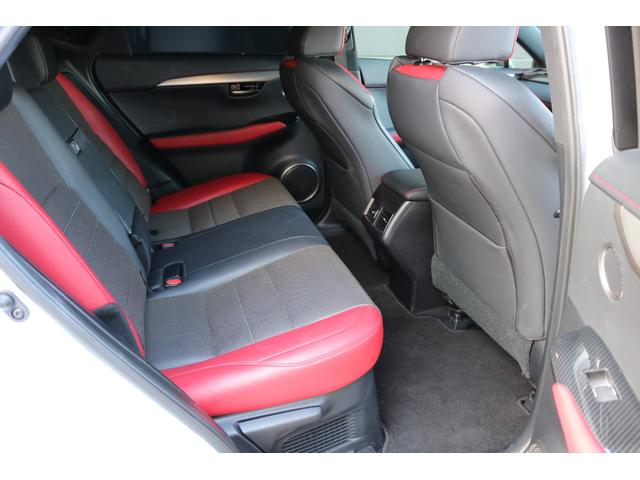 ◆純正ナビ◆フルセグ◆赤革シート◆パワーバックドア◆ＢＳＭ◆ムーンルーフ◆シートヒータ◆三眼ＬＥＤヘッド◆※車両は店舗から離れた場所に保管してますので御来店の際は事前に御連絡を頂きます様お願い致します