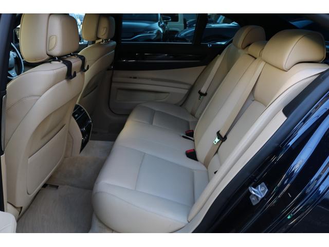 7シリーズ アクティブハイブリッド7 禁煙車 純正ナビ フルセグ ベージュ革シート サンルーフ インテリジェントセーフティ ヘッドアップディスプレイ パワーシート シートヒーター イージークローザー パドルシフト パワーバックドア(15枚目)