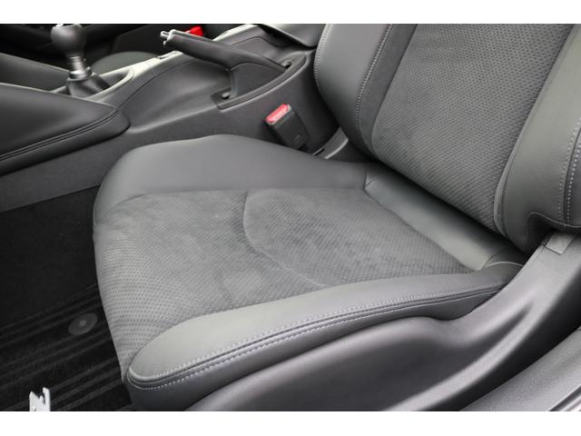 フェアレディＺ バージョンＳＴ　ワンオーナー　禁煙車　純正ナビ　フルセグ　バックカメラ　ＢＯＳＥサウンド　ブラックハーフレザーシート　シートヒーター　レーダークルーズコントロール　クリアランスソナー　純正１９インチＡＷ（13枚目）