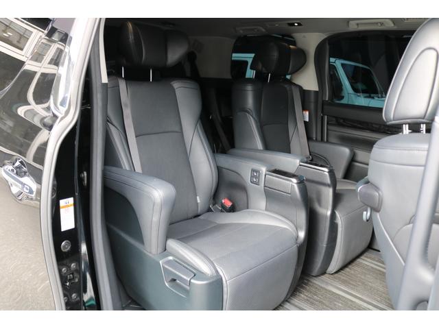 アルファード ２．５Ｓ　Ｃパッケージ　ワンオーナー　サンルーフ　純正ナビ　フルセグＴＶ　純正フリップダウンモニター　デジタルインナーミラー　セーフティセンス　ＢＳＭ　両側パワスラ　パワーバックドア　ＤＶＤプレーヤー（13枚目）