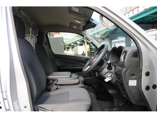 キャラバン 　ワンオーナー　エマージェンシーブレーキ　車線逸脱警報　キーレス（12枚目）