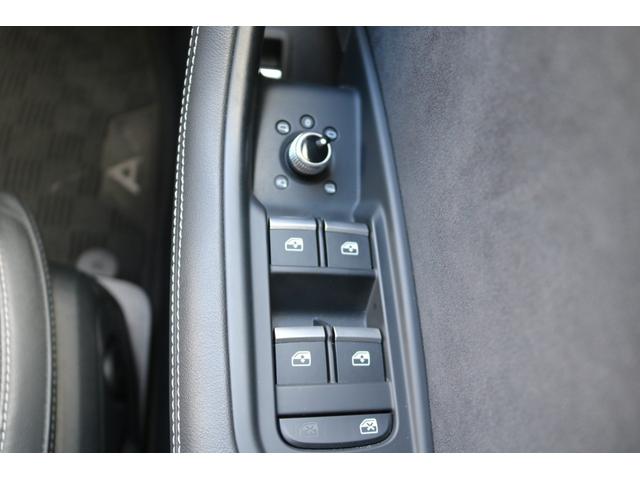 Ａ４アバント ３５ＴＦＳＩ　Ｓライン　ワンオーナー　禁煙車　ブラックスタイルＰＫＧ純正ナビ　フルセグ　パークアシスト　バーチャルコックピット　マトリクスＬＥＤヘッド　パドルシフト　ハーフレザー　シートヒーター　ＢＳＭ　ＯＰ１９インチＡＷ（29枚目）