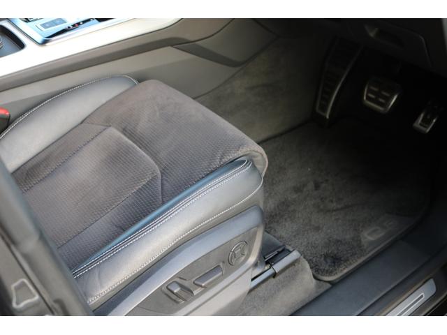Ｑ８ ５５ＴＦＳＩクワトロ　デビューパッケージＳライン　禁煙車　純正ナビ　ＡＢＴエアロ（Ｆ／Ｒ）　パノラマビュー　フルセグＴＶ　バーチャルコックピット　シルバールーフレール　ＢＳＭ　ハーフレザー　シートヒーター　ＬＥＤヘッド　社外品２３インチＡＷ（15枚目）