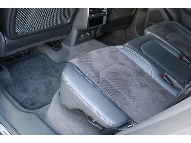 Ｑ８ ５５ＴＦＳＩクワトロ　デビューパッケージＳライン　禁煙車　純正ナビ　ＡＢＴエアロ（Ｆ／Ｒ）　パノラマビュー　フルセグＴＶ　バーチャルコックピット　シルバールーフレール　ＢＳＭ　ハーフレザー　シートヒーター　ＬＥＤヘッド　社外品２３インチＡＷ（21枚目）