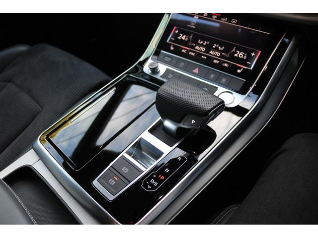 Ｑ８ ５５ＴＦＳＩクワトロ　デビューパッケージＳライン　禁煙車　純正ナビ　ＡＢＴエアロ（Ｆ／Ｒ）　パノラマビュー　フルセグＴＶ　バーチャルコックピット　シルバールーフレール　ＢＳＭ　ハーフレザー　シートヒーター　ＬＥＤヘッド　社外品２３インチＡＷ（27枚目）