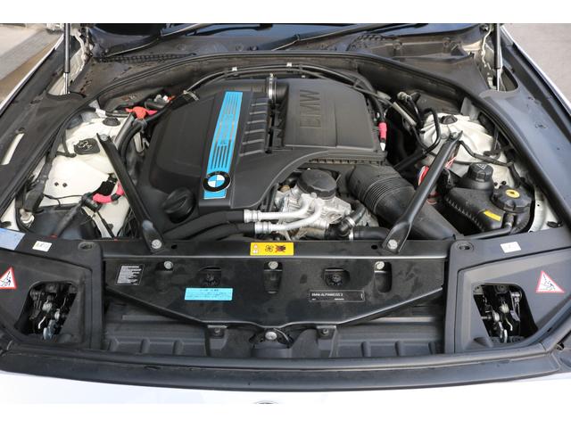 ５シリーズ アクティブハイブリッド５　Ｍスポーツパッケージ　禁煙車　純正ナビ　社外Ｆスポイラー　ＳＲ　シートヒーター　二本出しマフラー　ＬＥＤヘッド　メモリ付パワーシート　レッドキャリパー　ダウンサス　クリアランスソナー　バックモニター　純正２０インチＡＷ（23枚目）