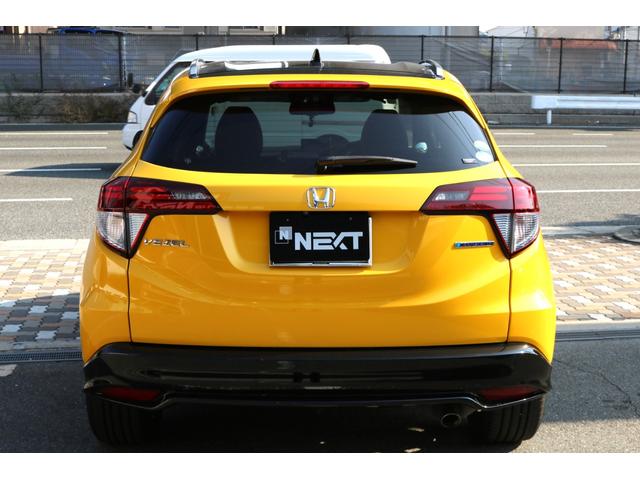 ヴェゼル ハイブリッドＸ・ホンダセンシング　禁煙車　ＲＳ用バンパー・１８インチＡＷ　外品ナビ　ＬＥＤヘッド　ホンダセンシング　レーンキープ　クルコン　パドルシフト　ルーフレール　シートカバー　Ｂカメラ　ビルトインＥＴＣ　スペアキー（8枚目）