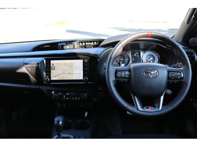 ハイラックス Ｚ　ＧＲスポーツ　ワンオーナー　純正ナビ　ハーフレザー　パノラミックビュー　ダウンヒルアシストコントロール　クリアランスソナー　ＬＥＤヘッド　パワーシート　クルコン　プリクラ　リアデフロック　ベッドライナー　トノカバー（11枚目）