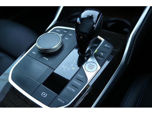 ３シリーズ ３２０ｄ　ｘＤｒｉｖｅ　Ｍスポーツ　禁煙車　純正ナビ１０．２５インチ　ＬＥＤヘッド　黒革シート　ＢＳＭ　クリアランスソナー　レーンキープ　Ｂカメラ　シートヒーター　メモリ付きパワーシート　クルコン　パドルシフト　パーキングアシスト（21枚目）