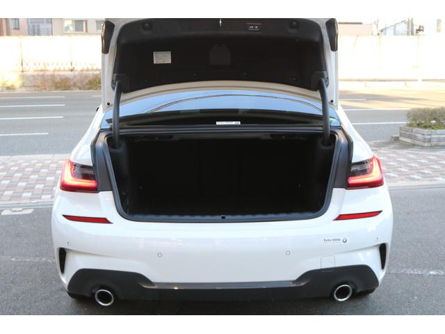 ３シリーズ ３２０ｄ　ｘＤｒｉｖｅ　Ｍスポーツ　禁煙車　純正ナビ１０．２５インチ　ＬＥＤヘッド　黒革シート　ＢＳＭ　クリアランスソナー　レーンキープ　Ｂカメラ　シートヒーター　メモリ付きパワーシート　クルコン　パドルシフト　パーキングアシスト（33枚目）