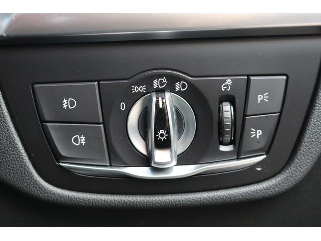 Ｘ４ ｘＤｒｉｖｅ　２０ｄ　Ｍスポーツ　ワンオーナー　パノラマサンルーフ　純正ナビ　フルセグ　革シート　　ハーマンカードンンサウンド　シートヒータ（前後）　サラウンドビューカメラ　ＢＳＭ　ＨＵＤ　クルコン　パーキングアシスト（29枚目）